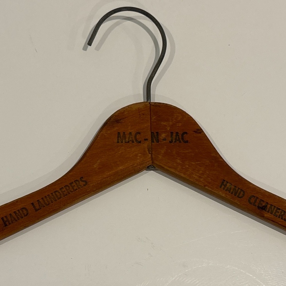 Vintage Advertising Wooden Suit Hanger

MAC-N-JAC – Hand Launderers / Cleaners